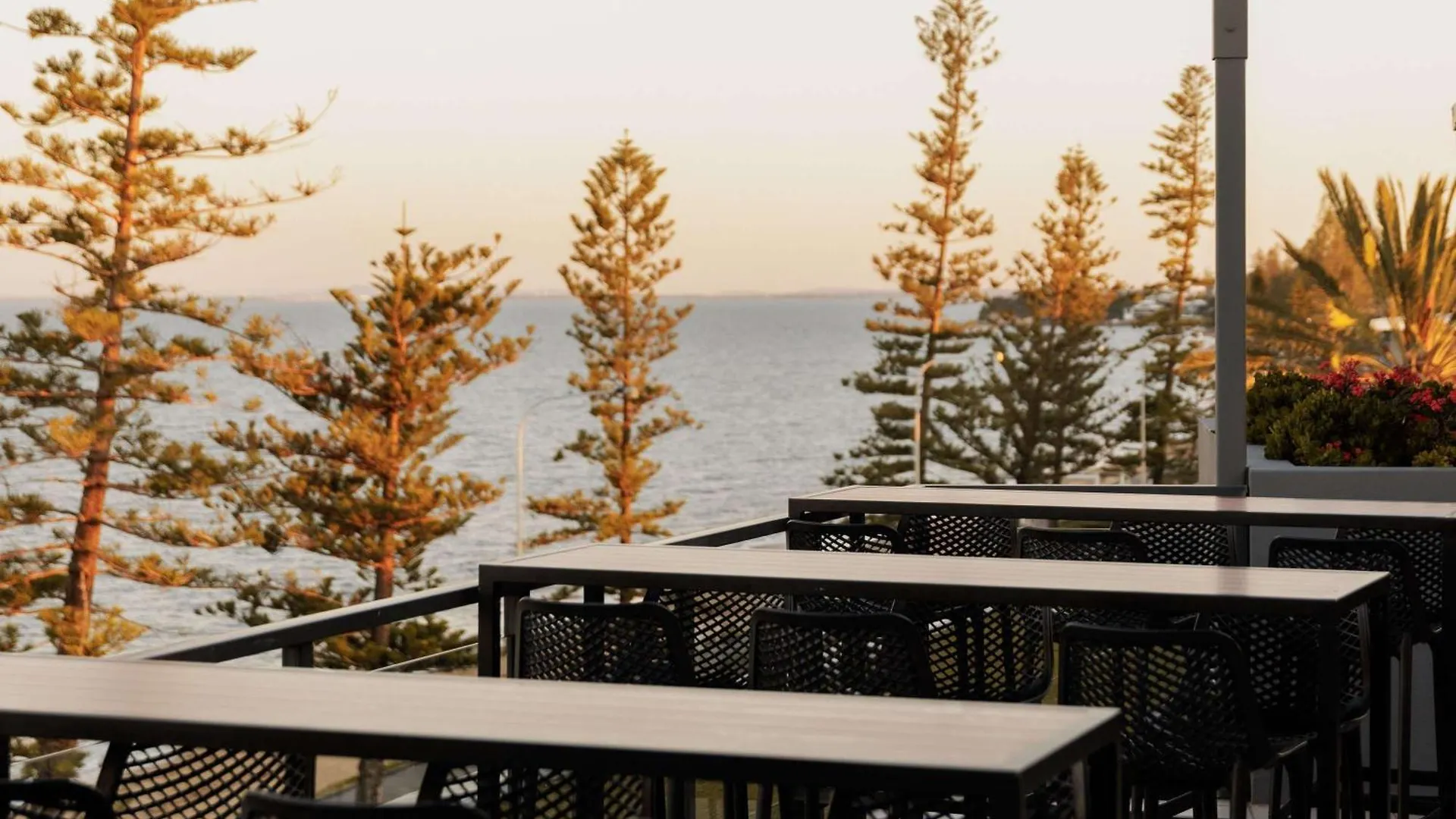 Hotel The Sebel Brisbane Margate Beach